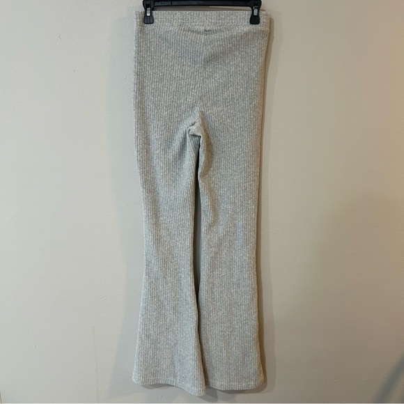 Aerie Groove On Grey Velour Ribbed Flare Waffle Knit Pants Size Medium Long - Picture 4 of 6